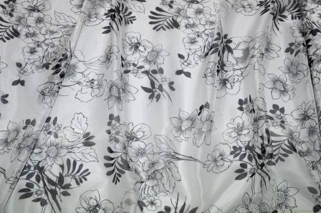 Vendita on line tessuto chiffon pura seta fantasia floreale bianco nera - occasioni e scampoli tessuti fantasie 
