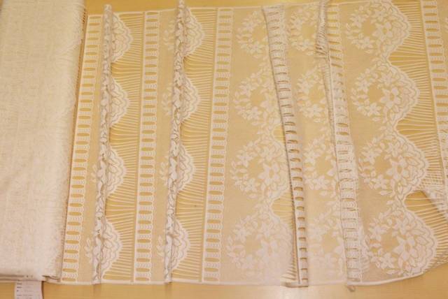 Vendita on line tendino con ricamo floreale color ecru' - tessuti per tendine metraggio a vetro larghezza cm 55