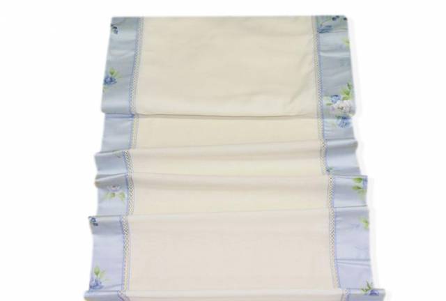 Vendita on line scampolo tendino bianco con bordo floreale azzurro - tessuti per scampoli