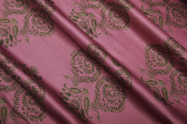 Vendita on line tessuto rasatello in viscosa fantasia fondo vinaccia - tessuti abbigliamento taffetas / rasi / shantung