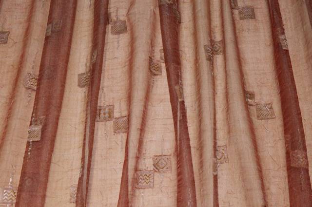 Vendita on line scampolo tenda organza effetto stropicciato rosso scuro cangiante - tessuti per scampoli