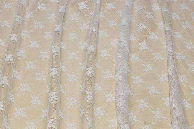 Vendita on line tessuto tenda tulle ricamato bianco - tessuti per