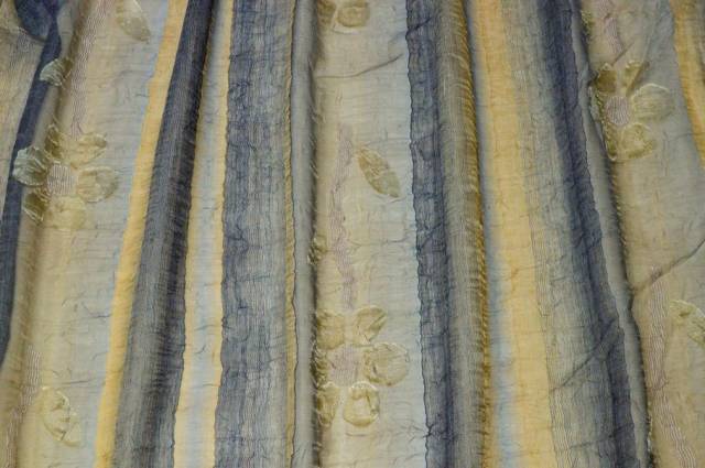 Vendita on line tessuto tenda organza oro cangiante blu con fiore - tessuti per a metraggio classiche