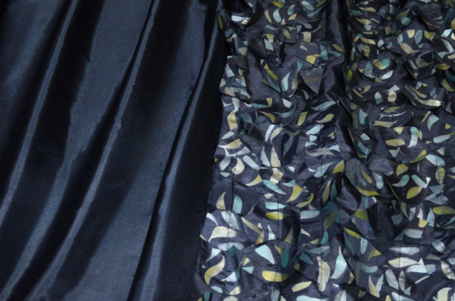 Vendita on line tessuto blu con applicazioni cucite e unito coordinato - tessuti abbigliamento taffetas / rasi / shantung