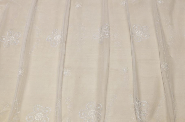 Vendita on line tessuto tenda tulle panna con fiore lurex ricamato - tessuti per a metraggio classiche