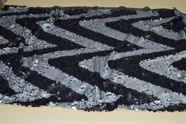 Vendita on line tessuto paillettes cucite nero/grigio fantasia - tessuti abbigliamento paillettes