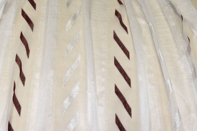 Vendita on line tessuto tenda organza fantasia geometrica bordeaux - prodotti