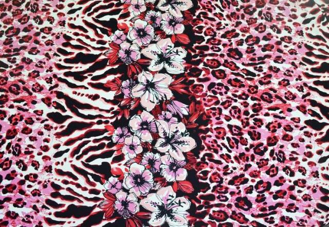 Vendita on line tessuto maglina crepe in viscosa fantasia floreale fucsia - occasioni e scampoli magline di