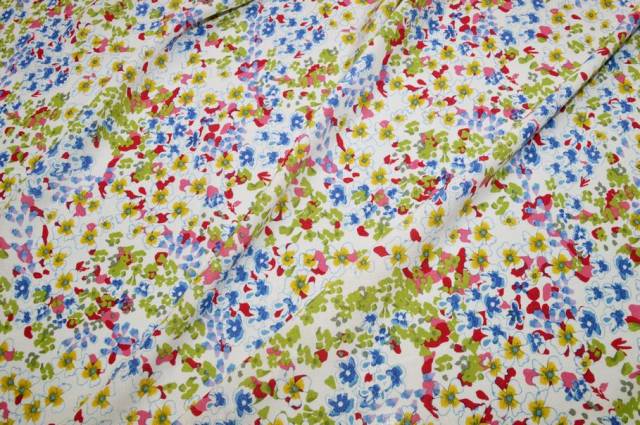 Vendita on line tessuto pura viscosa giavanese floreale fondo chiaro 32 - tessuti abbigliamento viscosa fantasia