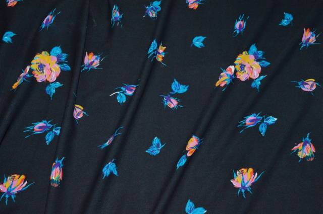 Vendita on line tessuto georgette pura seta floreale multicolor fondo nero - prodotti