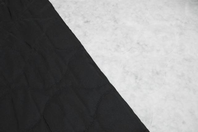 Vendita on line tessuto trapuntato disegno geometrico nero - tessuti abbigliamento trapuntati