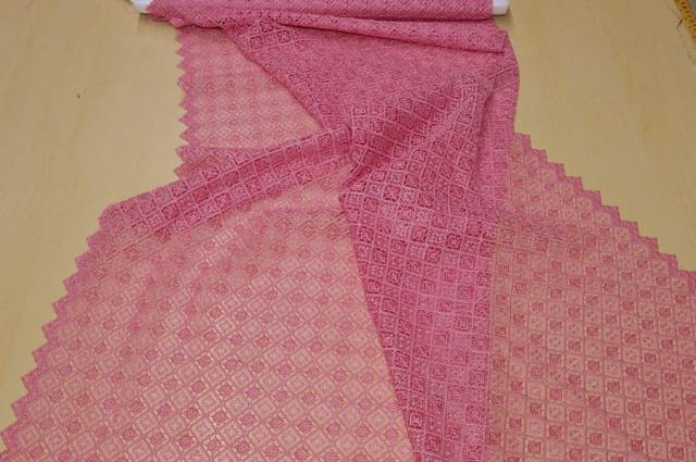 Vendita on line tessuto pizzo macrame' viscosa rosa - tessuti abbigliamento ricamati e pizzi